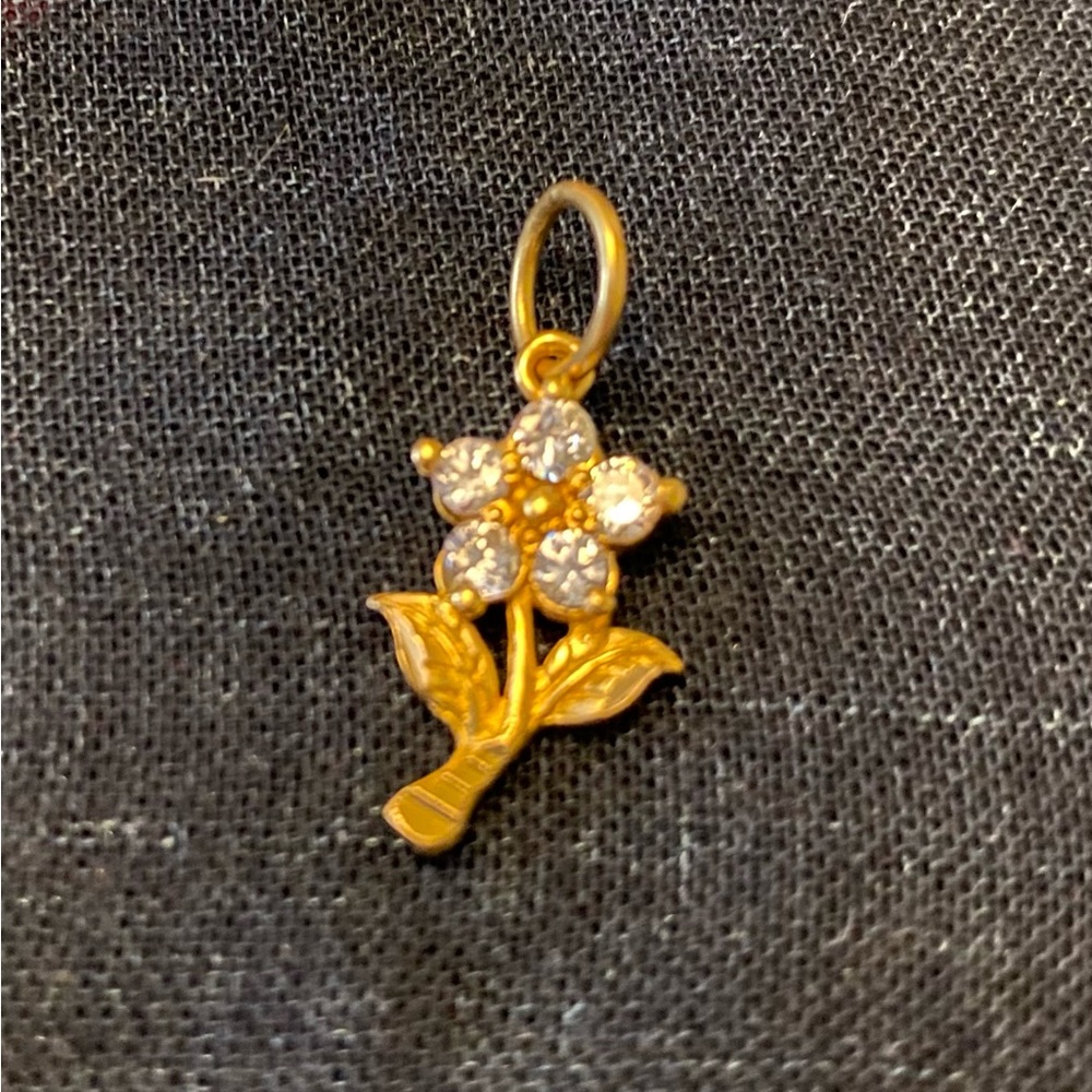 New simulated diamond pendent in 18k solid gold